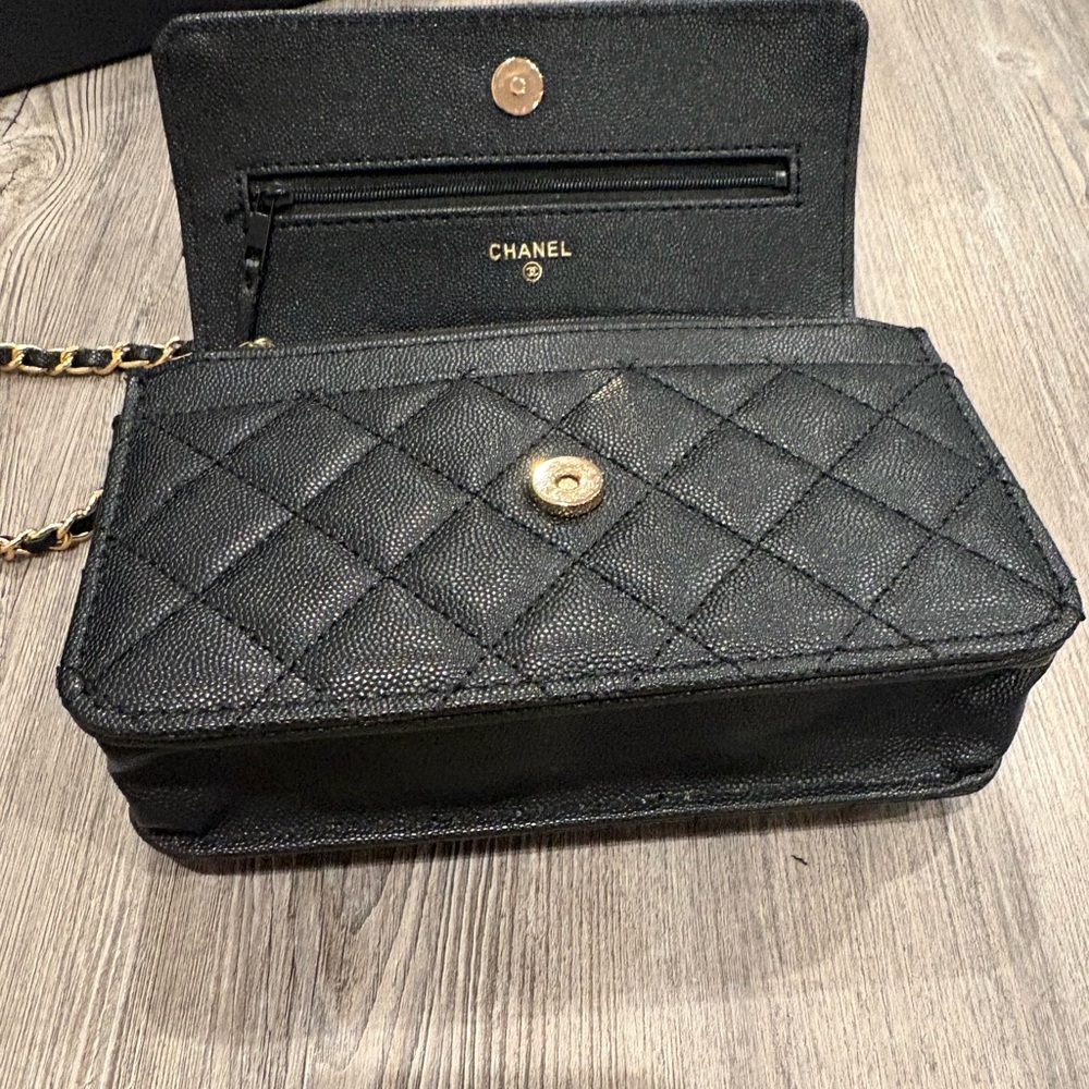 Chanel Beauty GWP Makeup Crossbody Bag - Picture 10 of 10